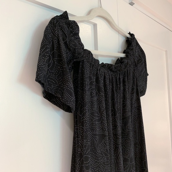 Knot Sisters Off the Shoulder Dress - Picture 4 of 8